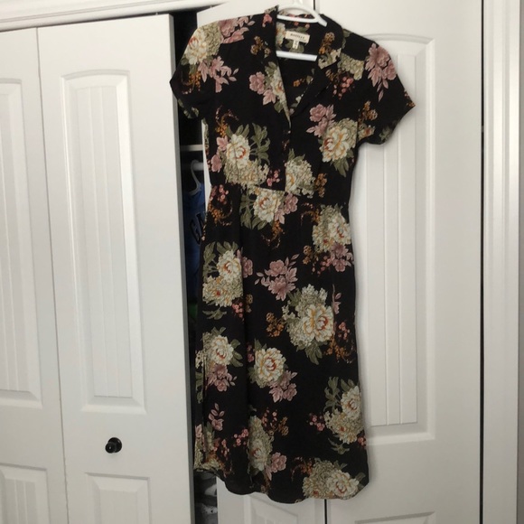 Beautiful Midi Dress - Picture 1 of 5